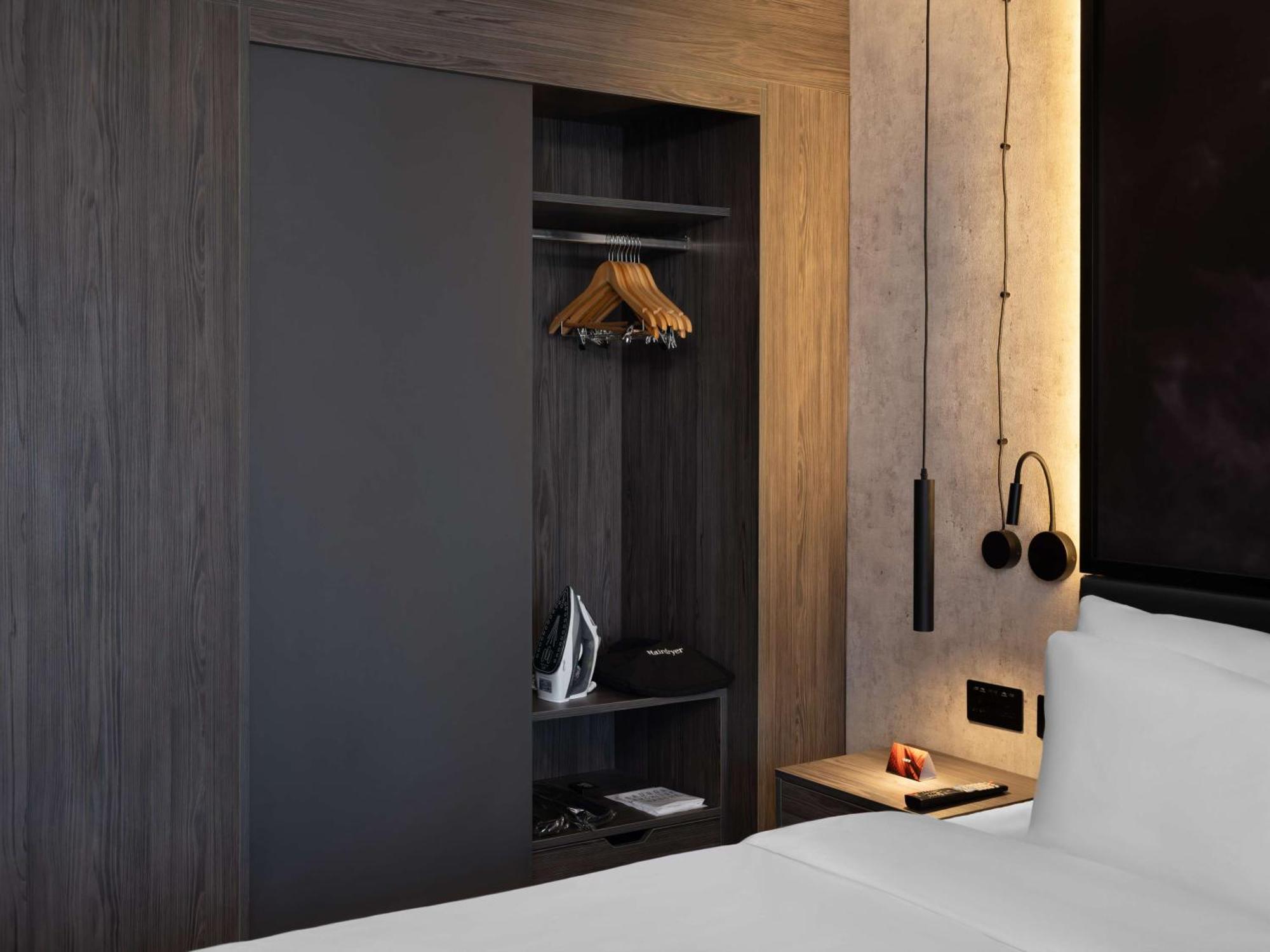Radisson Red London Gatwick Airport Hotel Crawley (West Sussex)