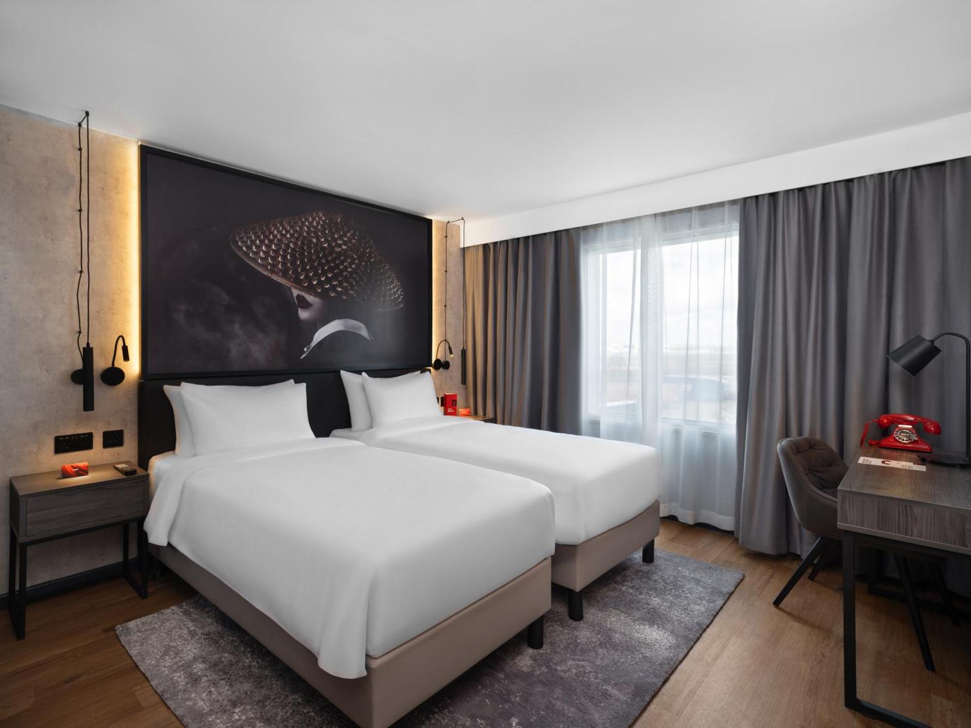 Hotel Radisson Red London Gatwick Airport Crawley (West Sussex)