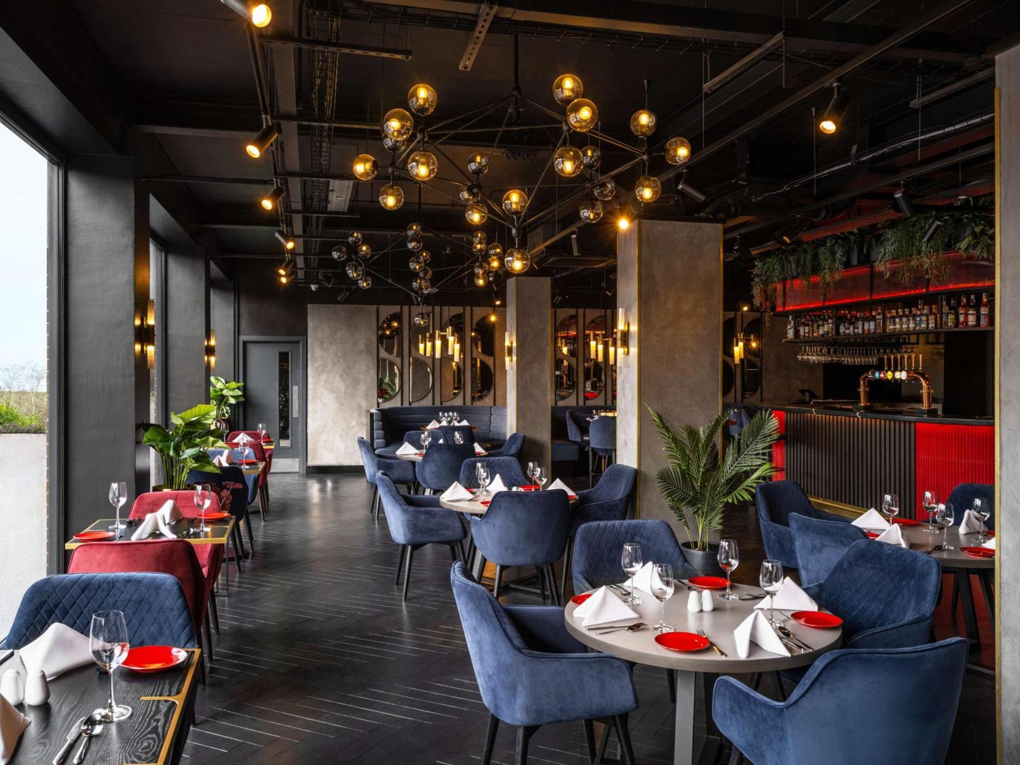 Radisson Red London Gatwick Airport